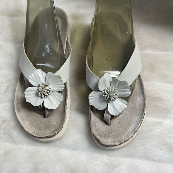 Mephisto Leather off white thong cork wedge sandals with floral accent EUR 38 - Picture 1 of 9